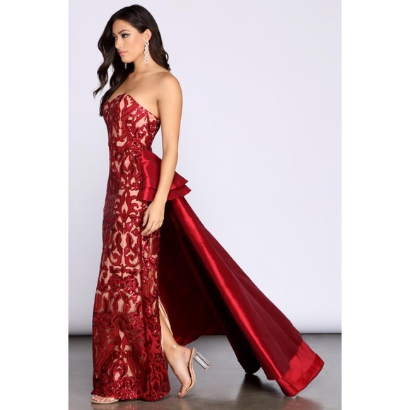 Galina Sleeveless Sequin and Satin Gown sz.3 - Picture 3 of 5